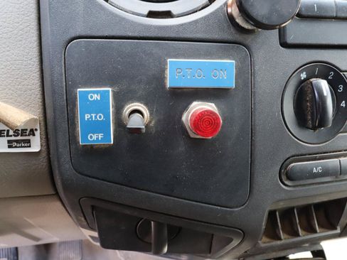 Used 2009 Ford F550 4x4 Crew Cab Super Duty image 16