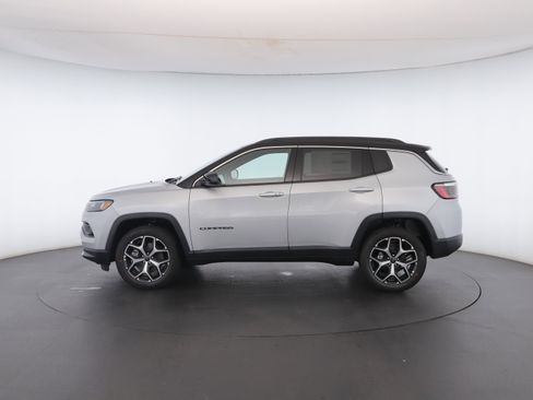 Used 2026 Jeep Compass Limited image 17