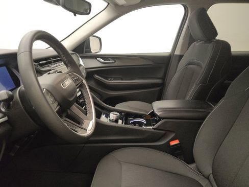 Used 2023 Jeep Grand Cherokee Laredo AWD/4WD image 17