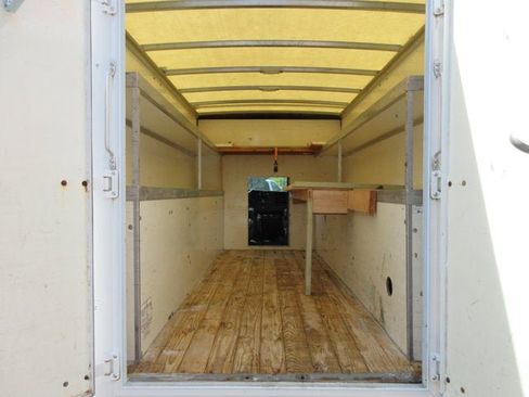 Used 2017 Chevrolet Express 3500 RWD image 4