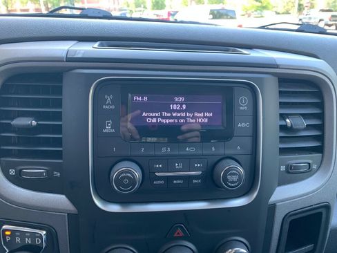 Used 2017 RAM 1500 Express AWD/4WD image 19