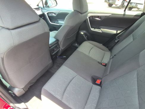 Certified 2022 Toyota RAV4 XLE w/ Convenience Package FWD image 11
