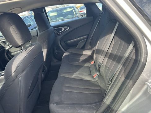 Used 2016 Chrysler 200 Limited FWD image 9