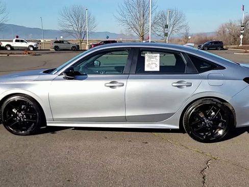 Used 2025 Honda Civic Sport image 5