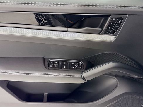 New 2026 Porsche Cayenne E-Hybrid image 11