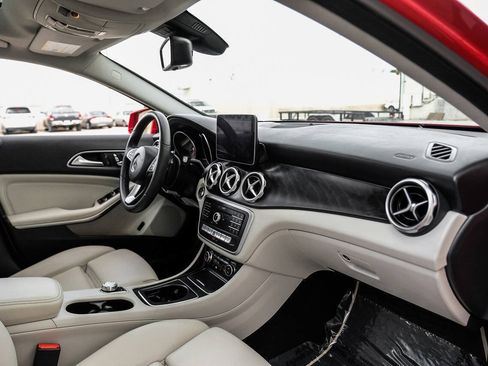 Used 2019 Mercedes-Benz GLA 250 image 15