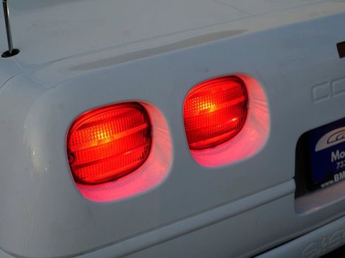 Used 1992 Chevrolet Corvette Convertible image 51