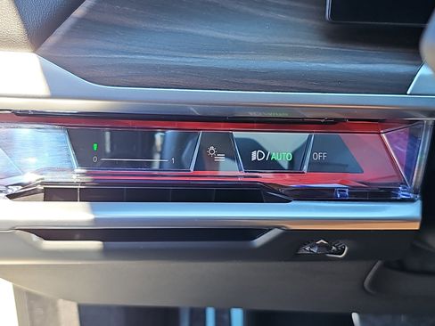 Used 2023 BMW 740i image 26