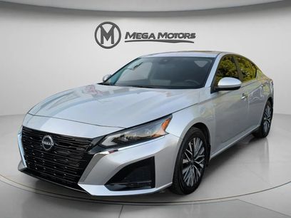 Used 2024 Nissan Altima 2.5 SV w/ SV Premium Package