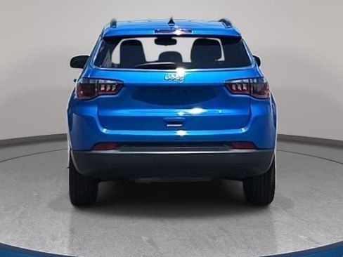 Used 2024 Jeep Compass Latitude AWD/4WD image 6