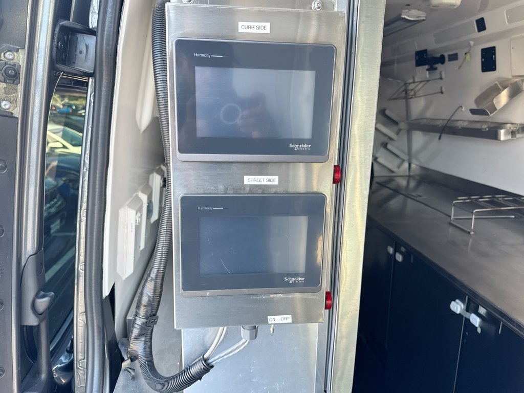 Used 2021 Mercedes-Benz Sprinter 4500 w/ Parking Package image 18