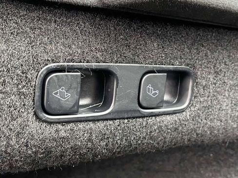 Used 2022 Tesla Model S image 13