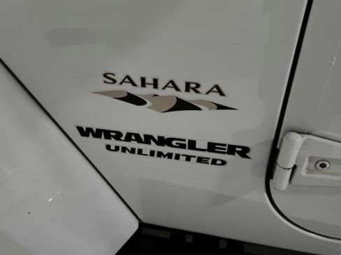 Used 2017 Jeep Wrangler Unlimited Sahara w/ Dual Top Group image 27