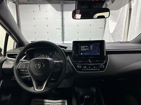 Used 2025 Toyota Corolla SE image 16