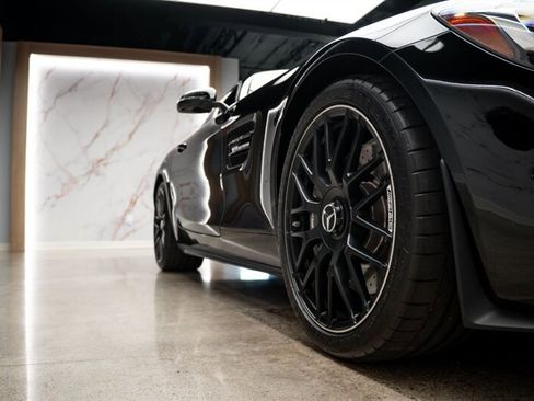 Used 2017 Mercedes-Benz AMG GT Coupe image 22