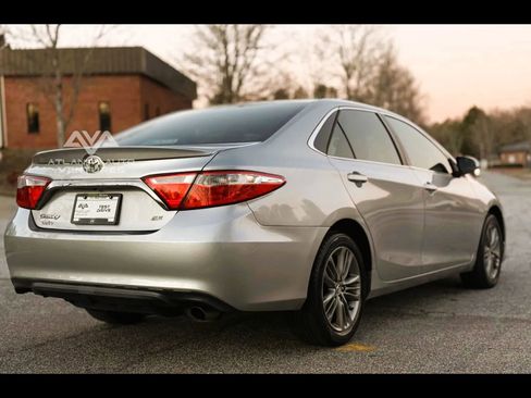 Used 2015 Toyota Camry SE image 8