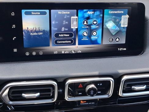 New 2026 Nissan Sentra SV w/ SV Convenience Package FWD image 9