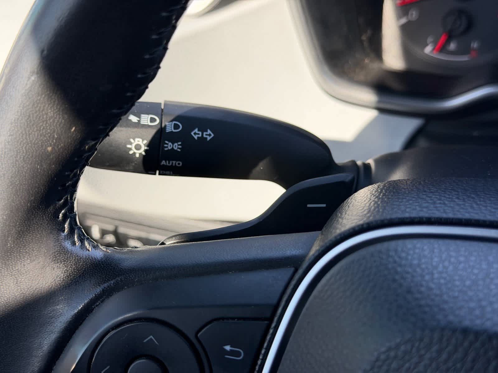 Used 2019 Toyota Corolla SE w/ SE Option Package FWD image 26
