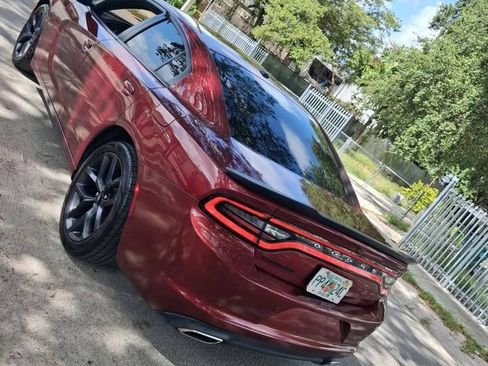 Used 2019 Dodge Charger SXT w/ Blacktop Package RWD image 5