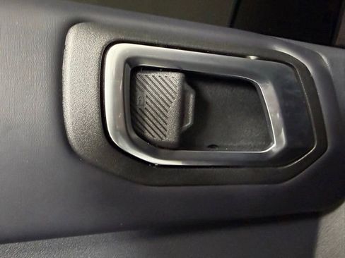Used 2025 Ford Bronco Outer Banks AWD/4WD image 25