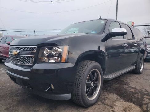 Used 2008 Chevrolet Suburban LTZ w/ LTZ Preferred Equipment Group image 1