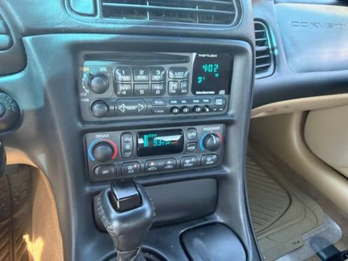 Used 1998 Chevrolet Corvette Coupe w/ Memory Pkg RWD image 14