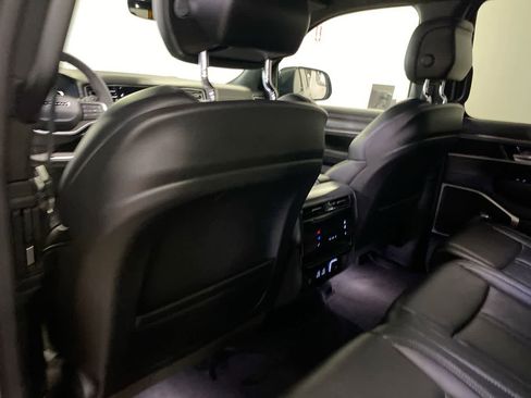 Used 2024 Jeep Wagoneer L Series III w/ Flexible Seating Group image 25