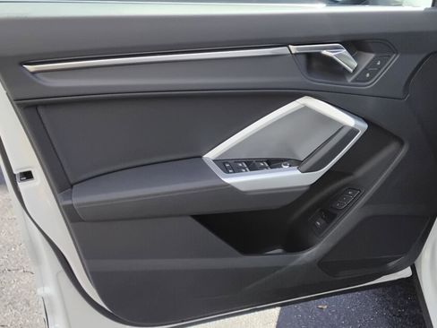 Certified 2025 Audi Q3 2.0T Premium w/ Convenience Package image 16