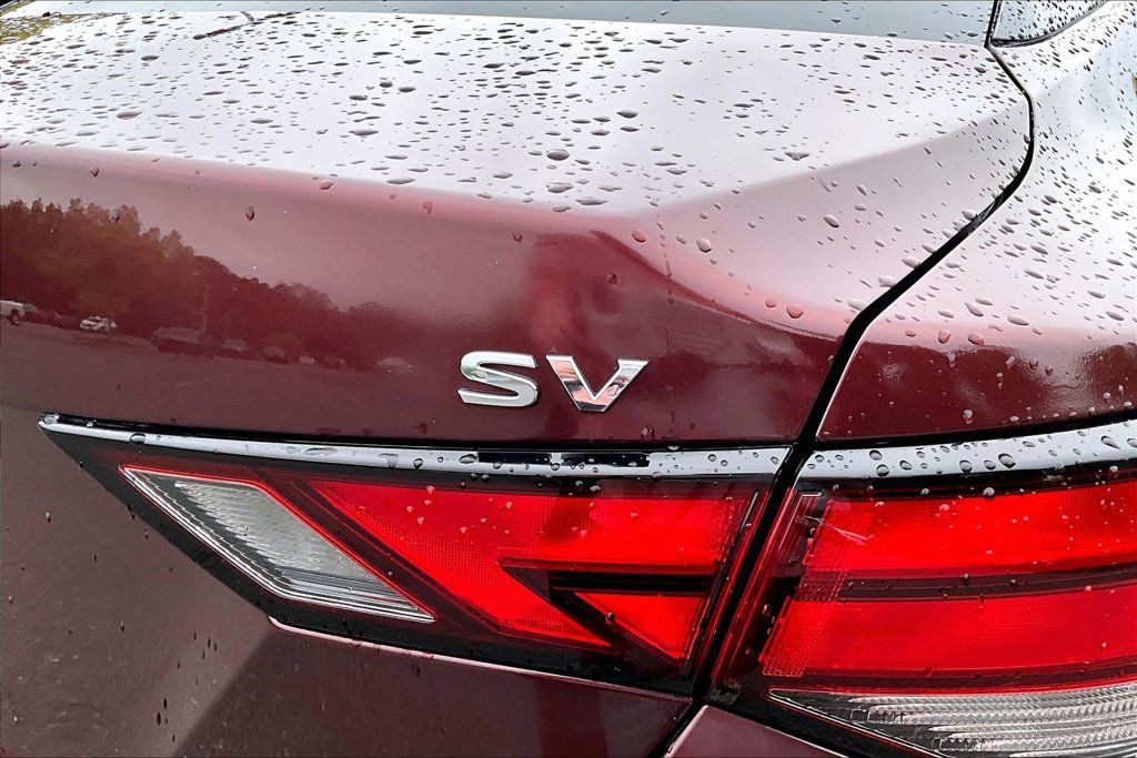Used 2024 Nissan Sentra SV FWD image 24