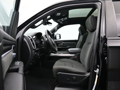 Used 2023 RAM 1500 Big Horn image 9