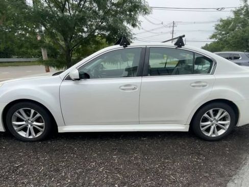 Used 2013 Subaru Legacy 3.6R Limited AWD/4WD image 5