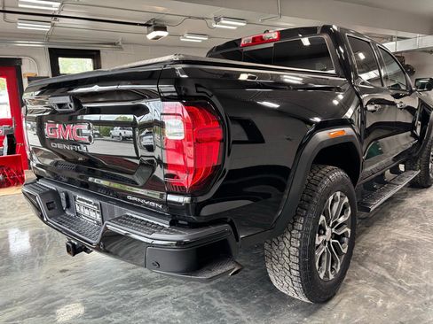 Used 2023 GMC Canyon Denali AWD/4WD image 11