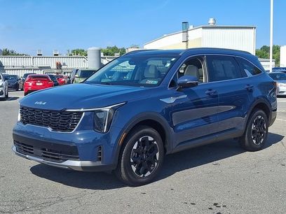 Used 2025 Kia Sorento S w/ Panoramic Sunroof Package