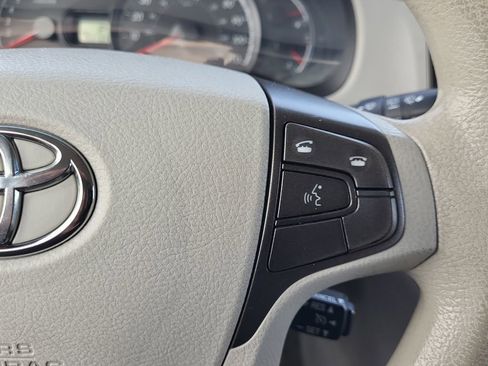 Used 2012 Toyota Sienna LE w/ Towing Pkg image 24