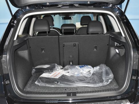 New 2026 Volkswagen Taos SE image 24