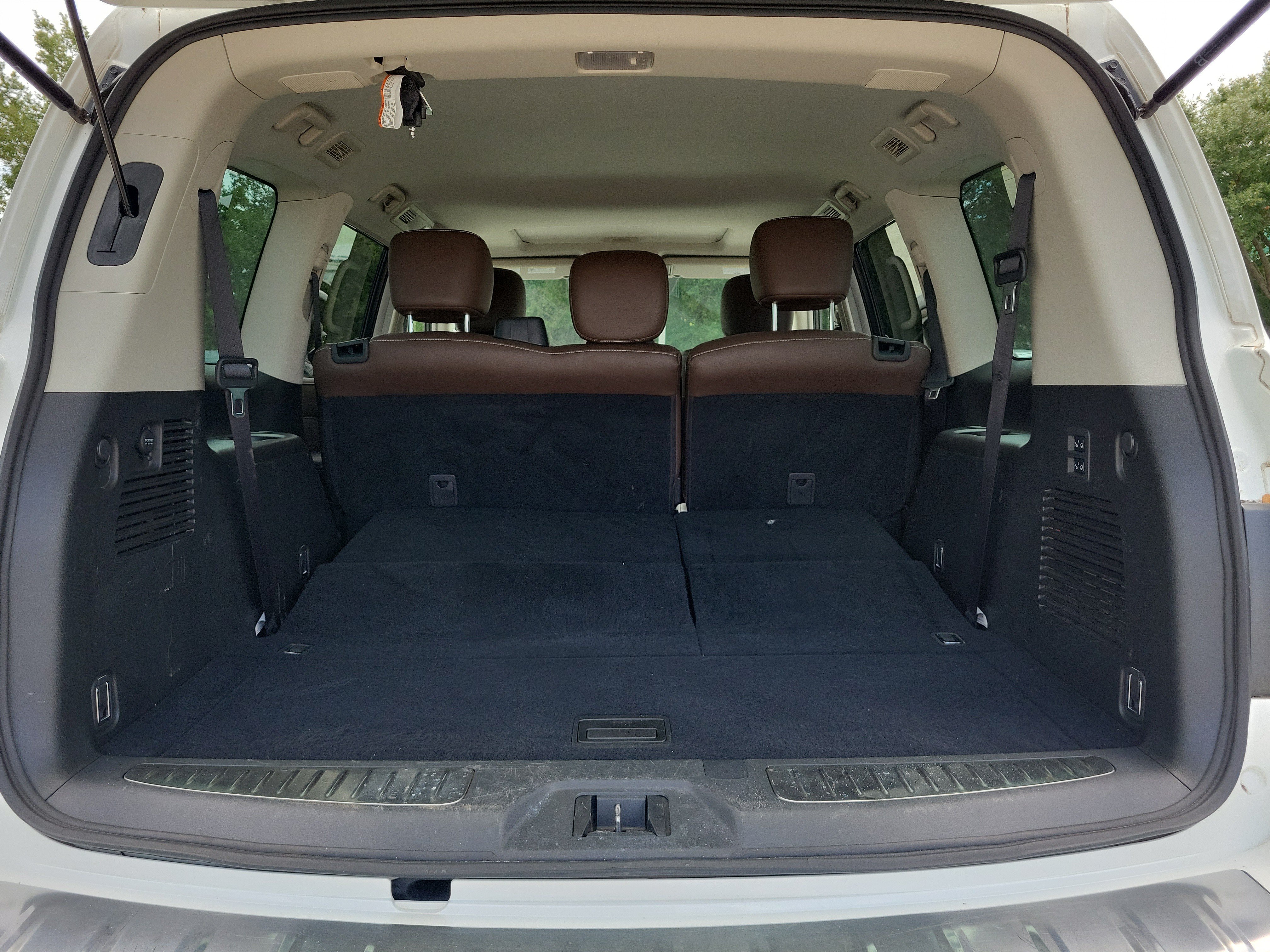 Used 2023 INFINITI QX80 Premium Select w/ Cargo Package AWD/4WD image 12