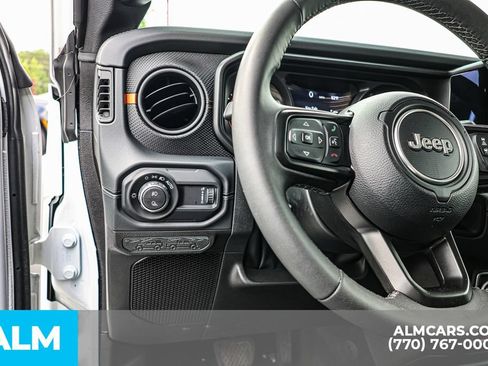 Used 2026 Jeep Gladiator Mojave AWD/4WD image 23