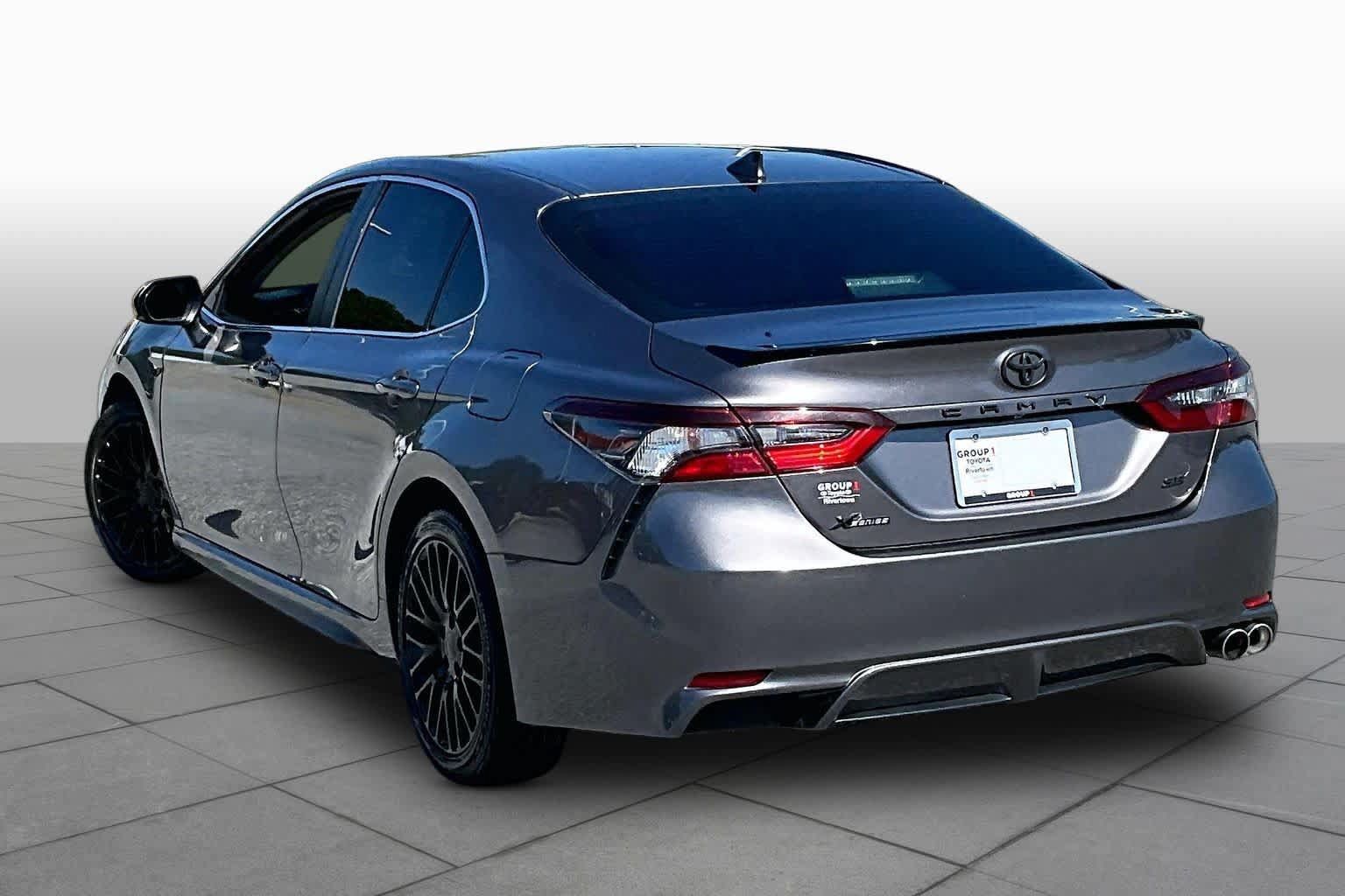 Used 2023 Toyota Camry SE FWD image 11