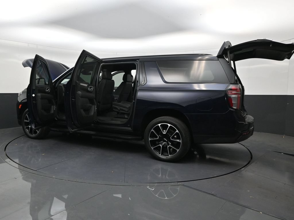 Used 2024 Chevrolet Suburban RST w/ Luxury Package RWD image 31