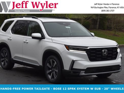 New 2025 Honda Pilot Touring image 1