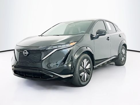 Used 2024 Nissan Ariya AWD image 3