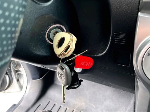 Used 2016 Toyota 4Runner SR5 Premium image 13