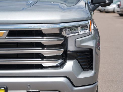 Certified 2025 Chevrolet Silverado 1500 High Country w/ High Country Premium Package AWD/4WD image 9