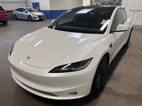 Used 2025 Tesla Model 3 Long Range image 7