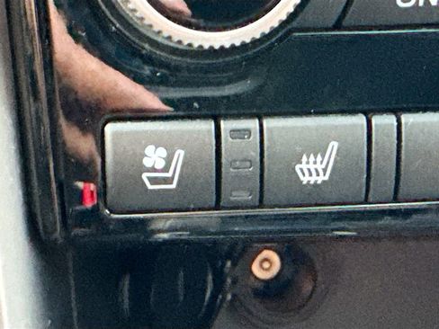 Used 2019 Subaru Ascent Touring w/ Popular Package #2 image 25