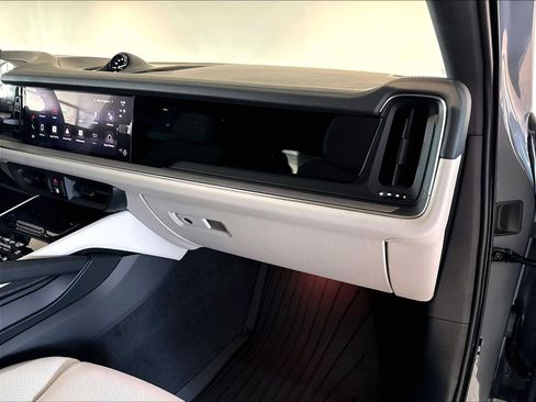 New 2026 Porsche Cayenne Coupe AWD/4WD image 22