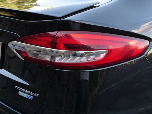 Used 2019 Ford Fusion Titanium AWD/4WD image 31
