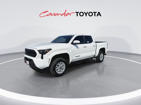 Certified 2025 Toyota Tacoma SR5 image 4