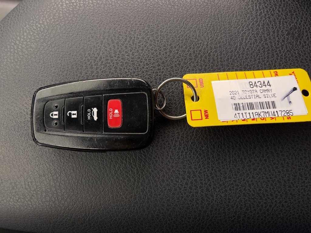 Used 2021 Toyota Camry SE w/ Convenience Package FWD image 24
