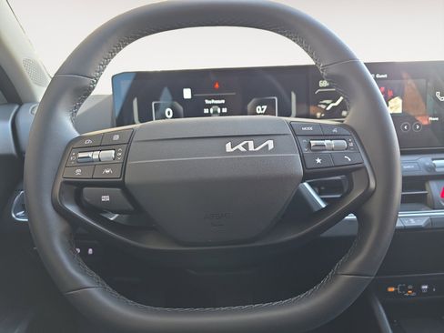 Certified 2025 Kia K4 EX image 12